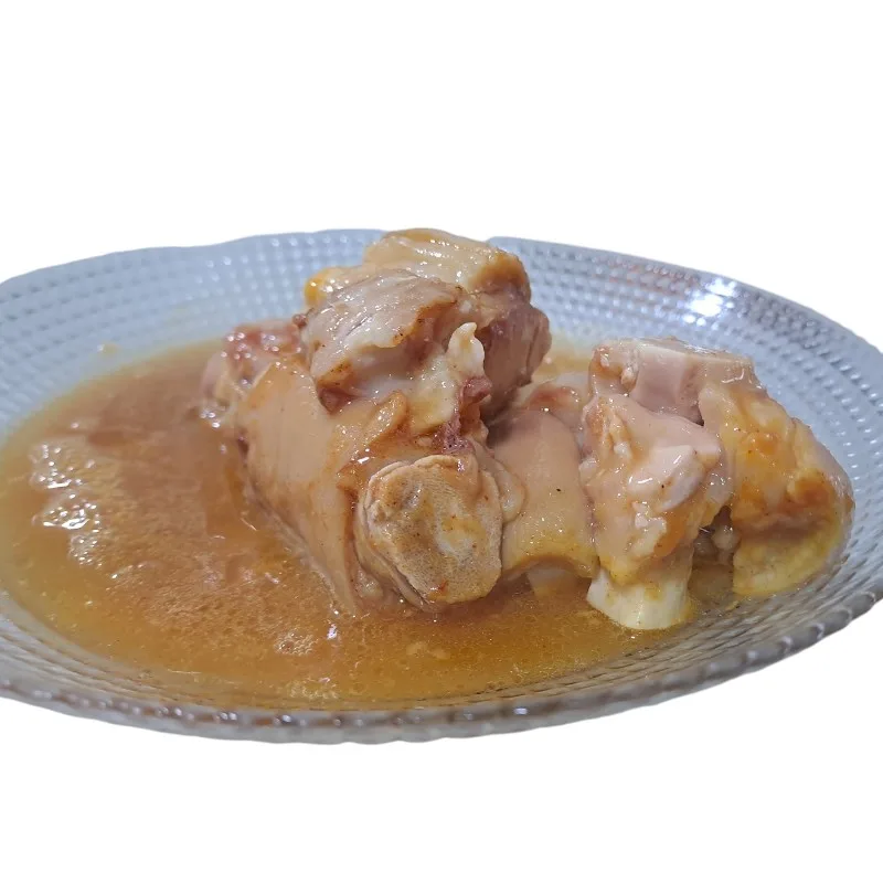 Manitas de cerdo en salsa