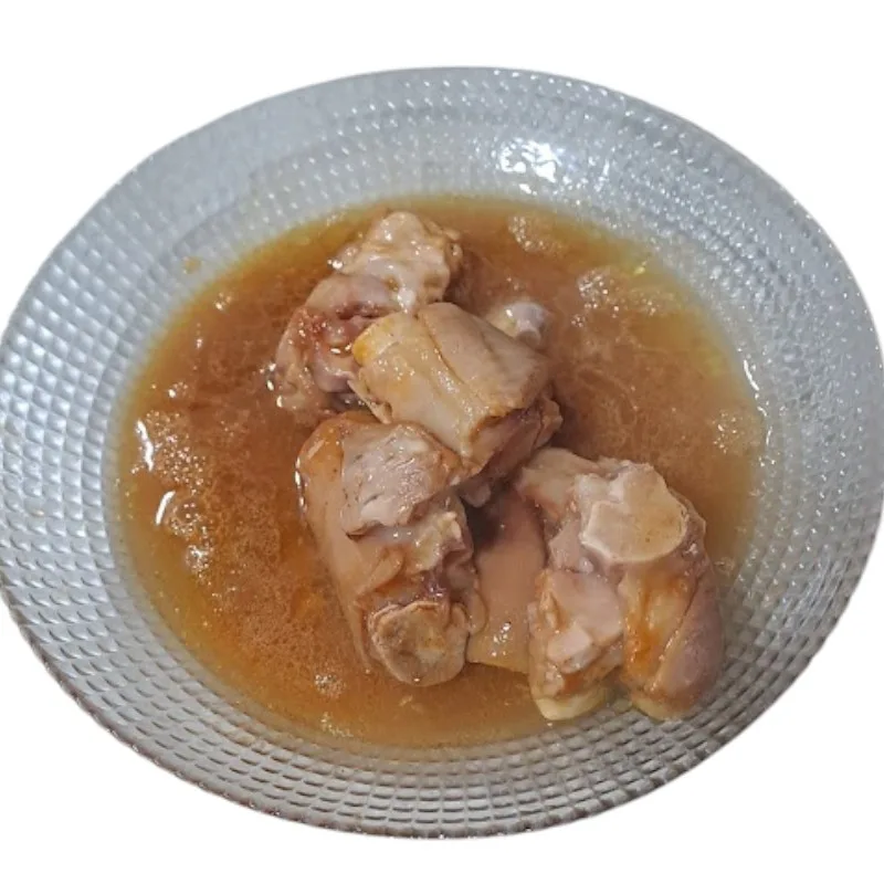 Manitas de cerdo en salsa